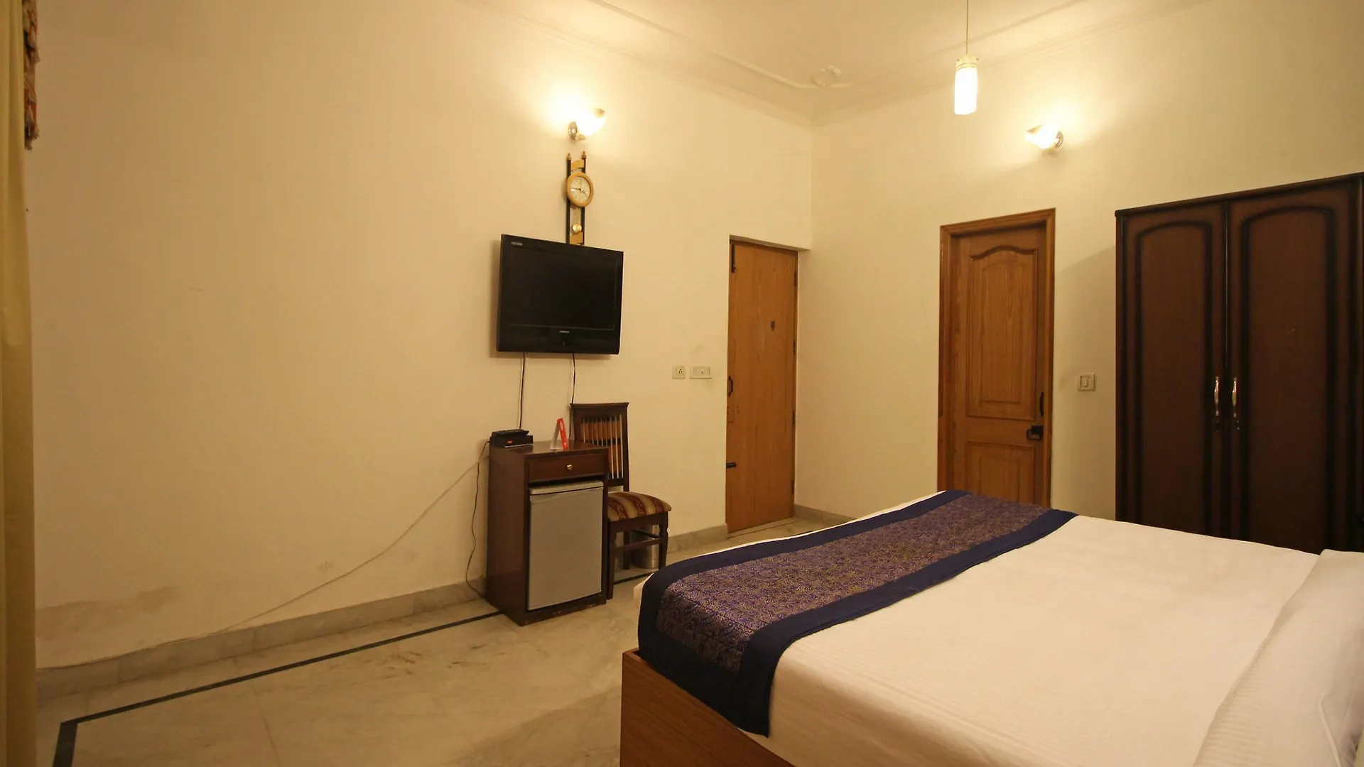 Oyo 6835 Green Residency Gurgaon Hotel