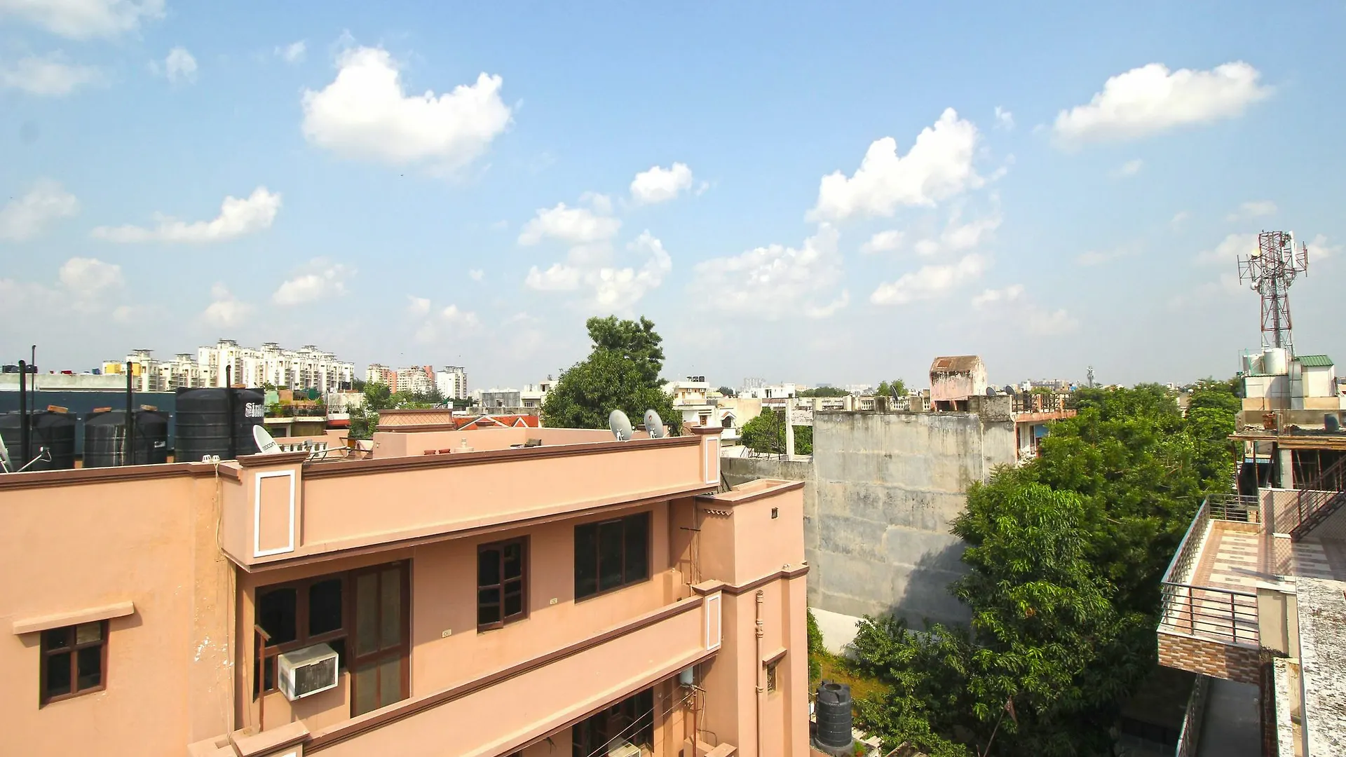 Hotel Oyo 6835 Green Residency Gurgaon