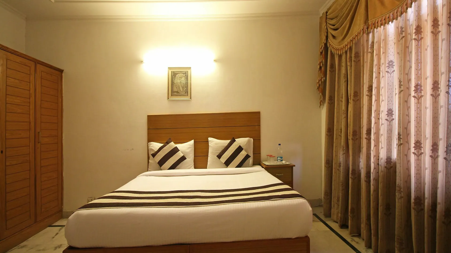 Oyo 6835 Green Residency Gurgaon India